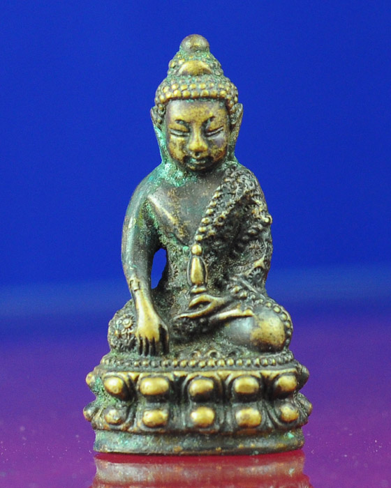 พระกริ่งจีนใหญ่ทรงเครื่อง เจ้าคุณศรีสนธิ์  แท้ไหมคับ 