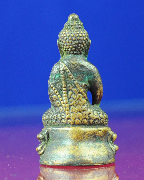 พระกริ่งจีนใหญ่ทรงเครื่อง เจ้าคุณศรีสนธิ์  แท้ไหมคับ 