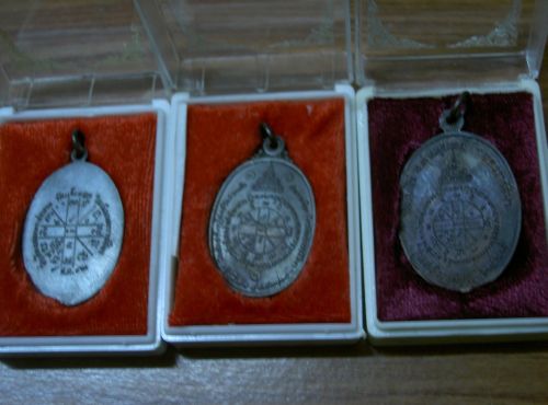 หลวงพ่อคูณ ปี 12,17,19 เนื้อทองแดง มีจารทุกองค์ แท้ 100%