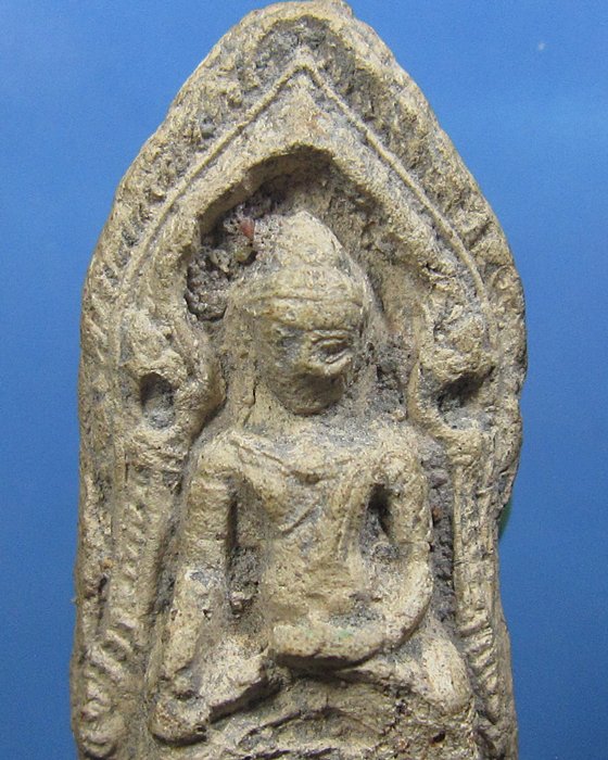 [Auto] tithi81 - พระนางจามเทวีซุ้มเรือนแก้ว เนื้อดิน