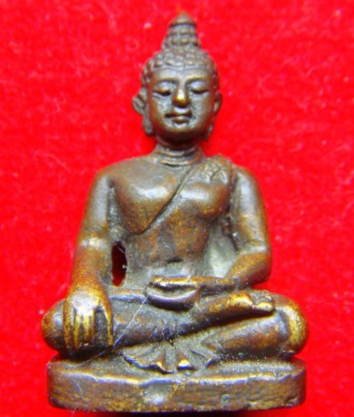 รูปหล่อพระพุทธสิหิงค์ครับ