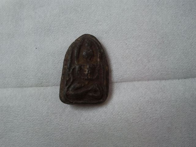 สอบถามพระ ว่าเเท้หรือเก้ครับ