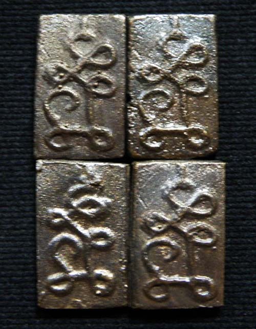 จัดไปชุดละ 4 องค์ พระหลวงปู่ศุข พิมพ์รัศมีใหญ่ แจกวันงานฌาปนกิจศพ ชุดที่ 2