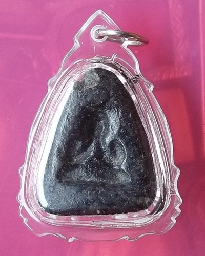 พระปิดตาหลังแบบ