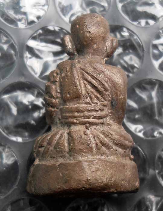 อยากทราบ รุนพระและราคากลาง ของ รูปหล่อหลวงพ่อไปล่ครับ(มีภาพประกอบ) รบกวนด้วยครับ 