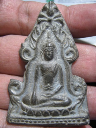 [Auto] ยอดพุทธคุณ - พระร่วงนั่งซุ้มเรือนแก้ว เนื้อชินเงิน สภาพสวย ไม่ทราบที่