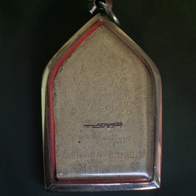 หลวงพ่อเอียด วัดไผ่ล้อม อยุธยา ขุนแผนเนื้อผง ฝังตะกรุดเงินครับ 