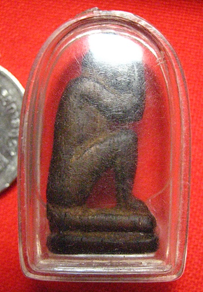 ิลิงไม้แกะ แท้ใหมครับ หลวงพ่ออะใรสร้างครับ