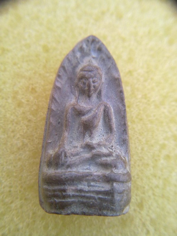 [Auto] gmr - พระรอดไม่ทราบที่ เนื้อดินแกร่งดุจหินครับ