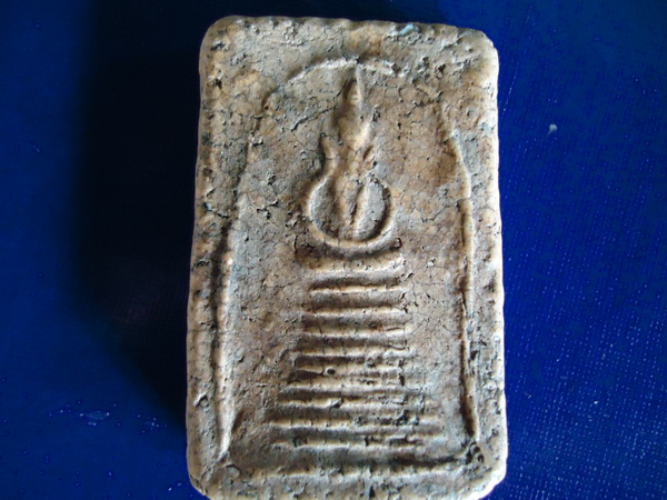 ขอความกรุณาผู้รู้ช่วยดูพระให้หน่อยค่ะ