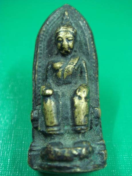 รบกวนพี่พี่ช่วยดู พระหล่อ หลวงพ่อโต วัดบ้านเชี่ยน แท้ไหมครับ