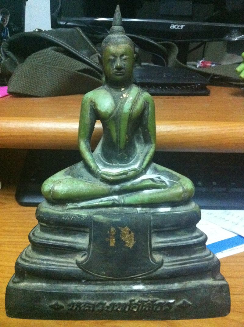 ช่วยพิจจารณา พระหลวงพ่อพุทธโสธร หน้าตัก7นิ้ว ให้หน่อยนะครับ