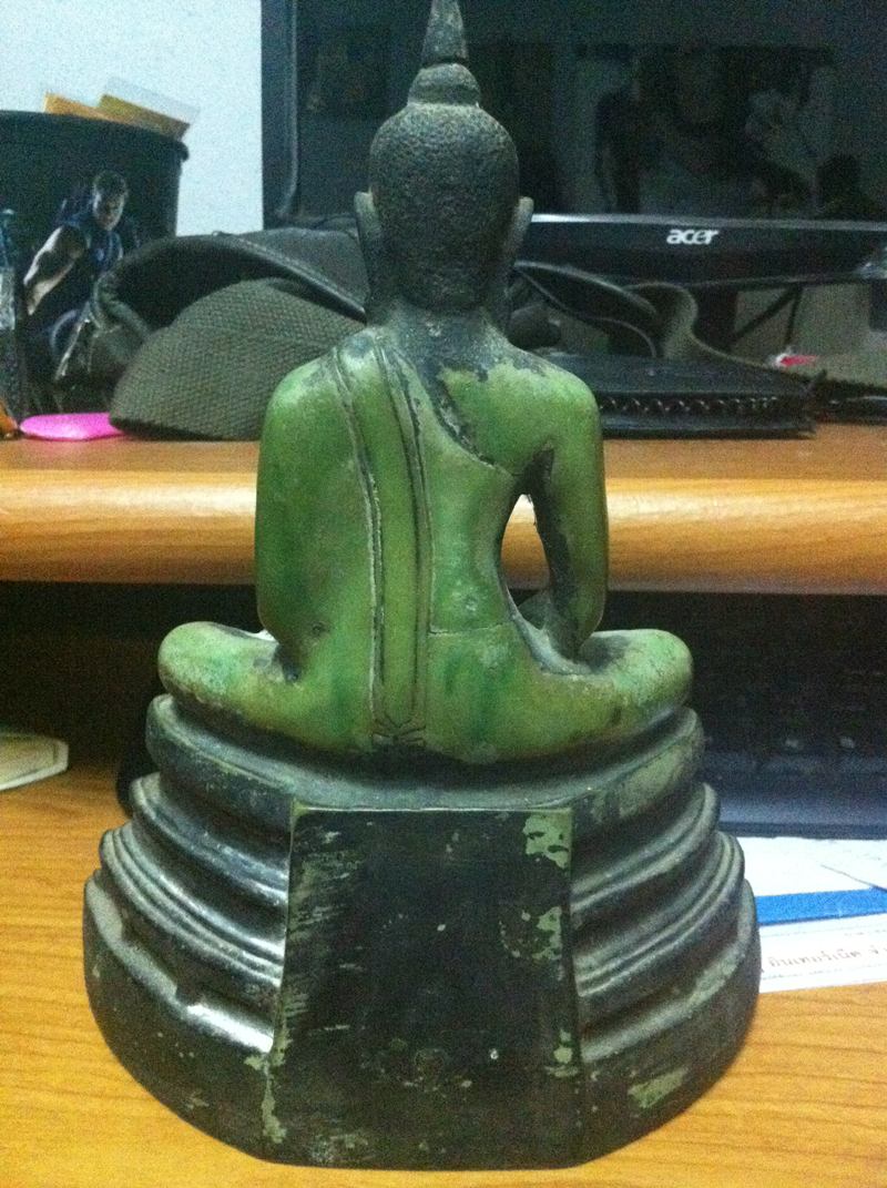 ช่วยพิจจารณา พระหลวงพ่อพุทธโสธร หน้าตัก7นิ้ว ให้หน่อยนะครับ