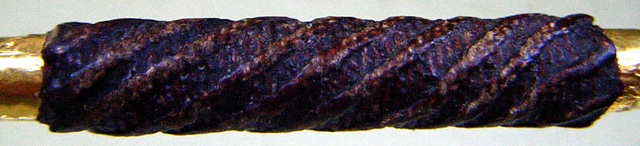 ตะกรุด2ดอกให้พี่ๆช่วยดูให้หน่อยครับว่าของที่ไหนครับยาว2นิ้วกว่าๆครับ