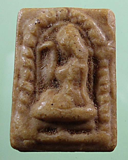 รบกวนท่านเวปมาสเตอร์และพี่ท่านใดพอทราบ นางกวัก แท้ ไม่แท้ ออกที่วัดใด