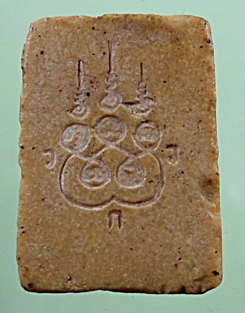 รบกวนท่านเวปมาสเตอร์และพี่ท่านใดพอทราบ นางกวัก แท้ ไม่แท้ ออกที่วัดใด