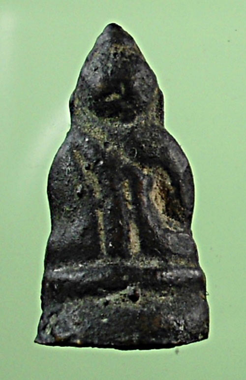 รบกวนท่านเวปมาสเตอร์และพี่ท่านใดพอทราบ พระชัยวัฒน์ แท้ ไม่แท้ ออกที่วัดใด