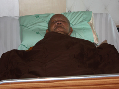 “หลวงพ่อคูณ” อาพาธ ส่งเข้ารักษา รพ.ด่วน แพทย์ระบุภาวะหลอดลมอักเสบ 