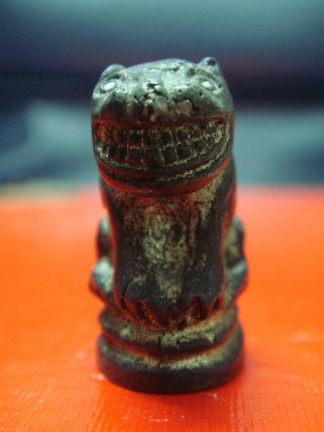 เสือ เนื้อเงิน รบกวนพี่พี่ ว่าเป็นของที่ไหนหรอครับ