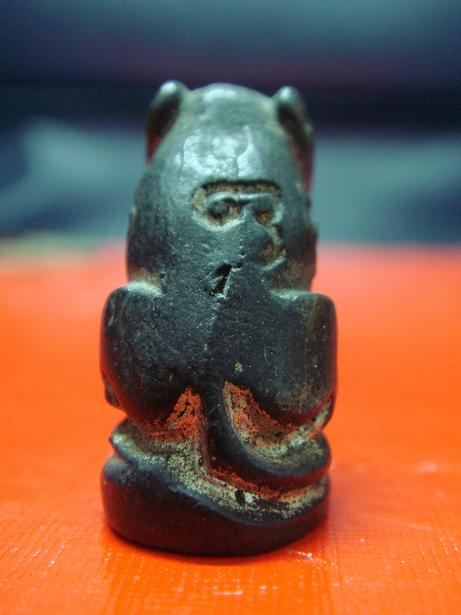 เสือ เนื้อเงิน รบกวนพี่พี่ ว่าเป็นของที่ไหนหรอครับ