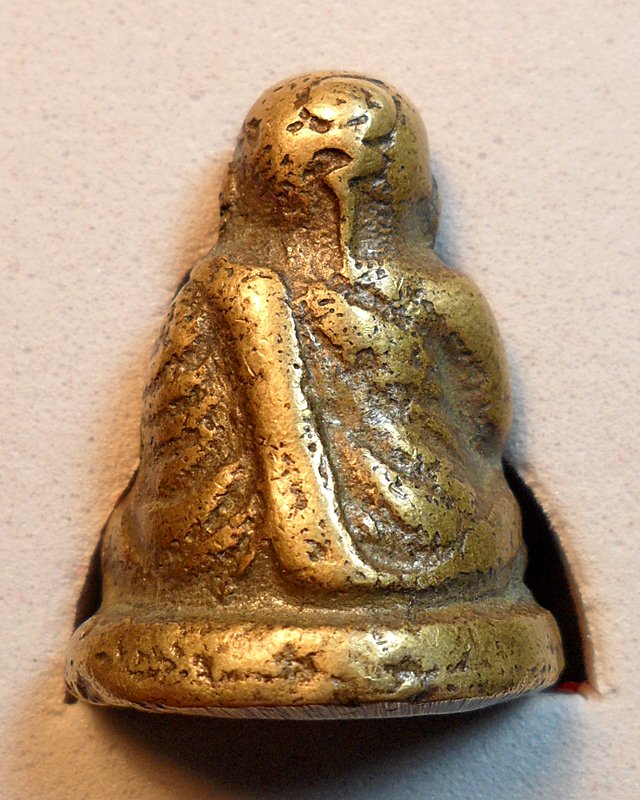 รบกวนดูพระปิดตาหลวงพ่อเงินให้ด้วยครับ