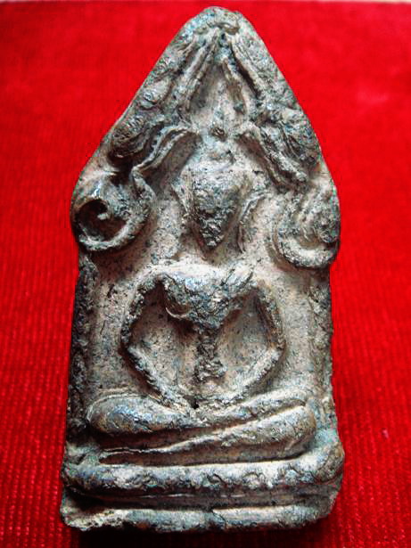 พระขุนแผน ทรงพลใหญ่ ฐานบัว ดีไหมครับ พี่พี่ (ภาพชัดๆ ครับ)