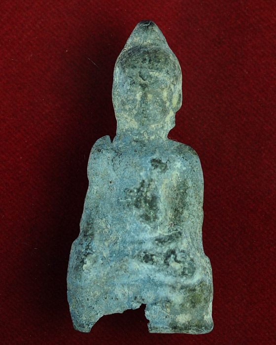 พระหูยาน หลังลายผ้า  พิมพ์กลาง  กรุวัดพระศรีมหาธาตุ  ลบบุรี จากภาพเข้าพิมพ์กรุนี้มั๊ยคับ