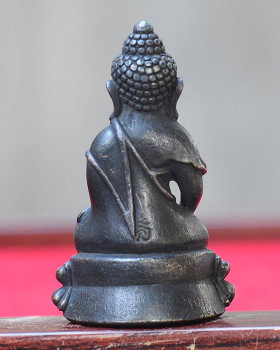 พระกริ่งธิเบตรมดำ ตอกโค๊ด ไม่ทราบที่ ใครรู้ช่วยหน่อยนะคับ