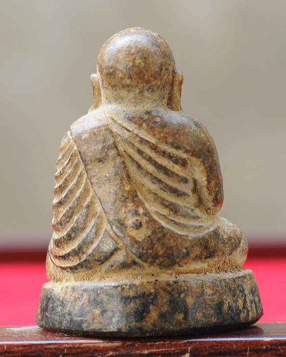 รูปเหมือนหลวงพ่อเงิน เนื้อแบบนี้ ออกวัดไหนปีไหนคับ 