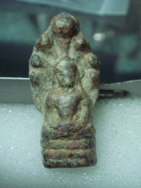 รบกวนสอบถาม พระกรุ ครับ พี่พี่ช่วยชี้แนะให้ทีครับ