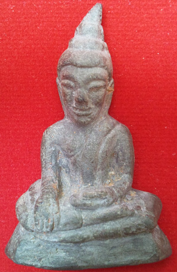 รบกวนผู้รู้ดูพระท่ากระดานว่าเป็นของ หลวงพ่อดี วัดเหนือและทันท่าน หรือเปล่าครับ