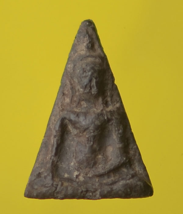 พระนางพญาเข่าโค้ง