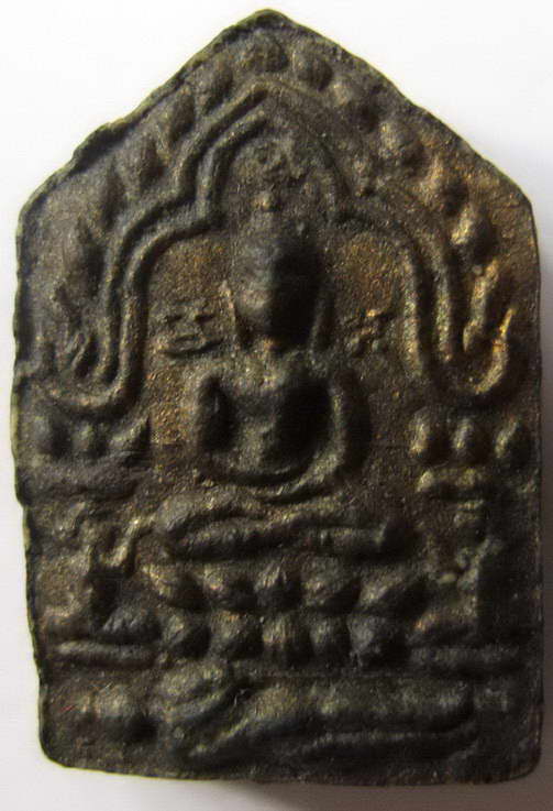 พระขุนแผนหลวงปู่ทิม พิมพ์เล็ก ไม่รู้ว่าเป็นรุ่นไหนครับแนะนำผู้รู้ช่วยผมที ว่าแท้หรือไม่ครับ