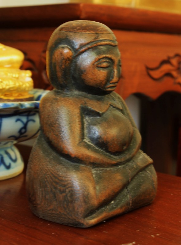 พระสังกัจจาย ไม้แกะ 