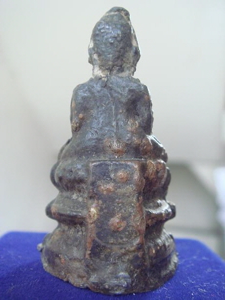 ใช่ พระ หลวงพ่อเนียม ไหมครับ รบกวนครับ