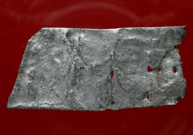 พระแผงตัดเนื้อชินเงิน ผิวปรอท