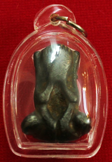 ปิดตาหูกระต่าย หลวงปู่นาค ครับ รบกวนฟันธงเลยครับ