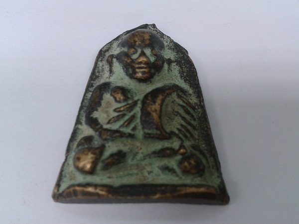 พระหลวงพ่อเงินไม่ทราบที่ช่วยชี้แนะด้วยครับ