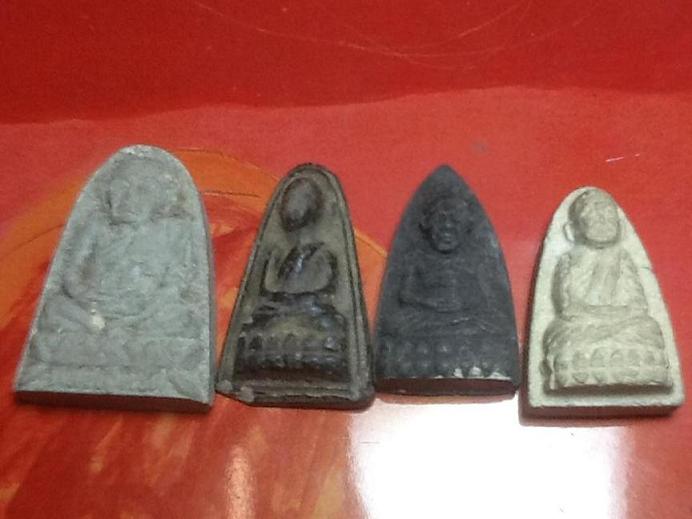 มีหลวงปู่ทวดหลายองค์ บางองค์บอกปี บอกรุ่น ก็ OK บางองค์ไม่บอก งง ครับ