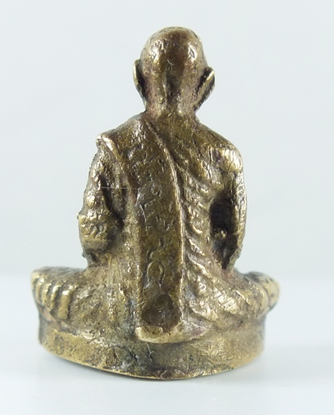 มีใครรู้จักพระองค์นี้บ้างครับ