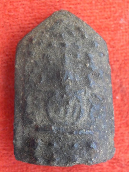 รบกวนท่านอาจารย์สายตรงพระเนื้อผง