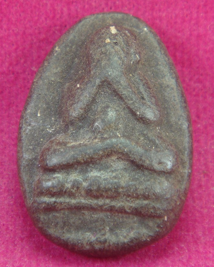 สอบถามพระปิดตาเนื้อดินหลังยันต์