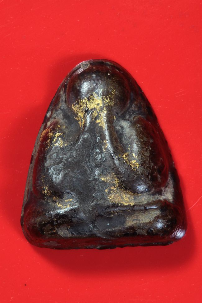  ปิดตาเก่า ผงจุ่มรัก หลังเรียบ หลังยันต์