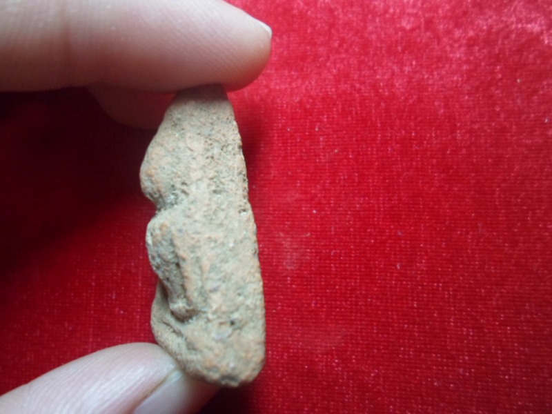 มีสมเด็จนางพญามาให้พิจารณาครับ  ขอความแสดงคิดเห็นด้วยครับ