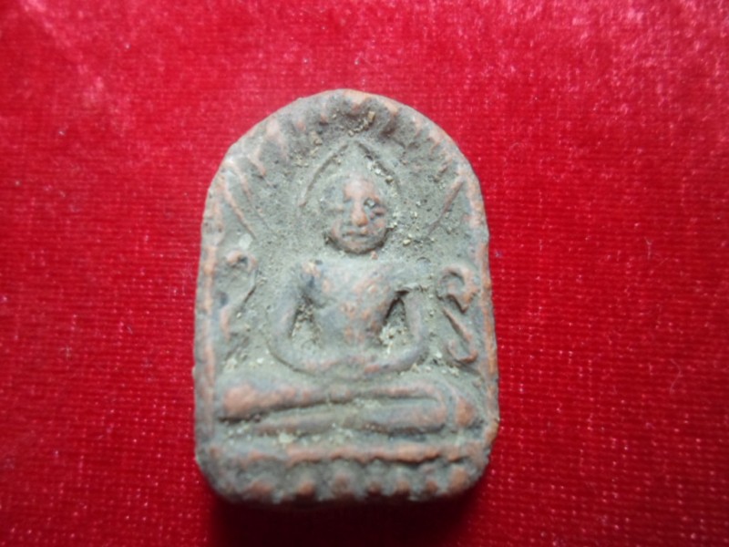 มีพระซุ้มกอ มาให้พิจารณาครับ  ขอความแสดงคิดเห็นด้วยครับ