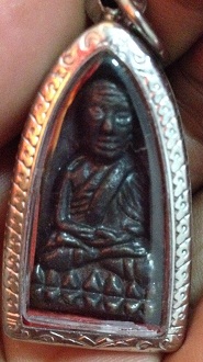 หลวงปู่ทวด อาจารย์นอง นิยมกันไหมครับ