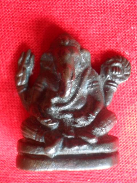 รูปหล่อพระพิฆเณศ พิมพ์สี่กร ไม่ทราบว่าดีไหมครับ