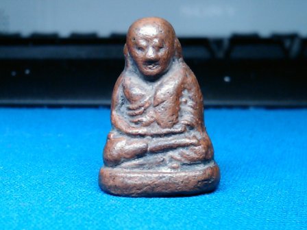 อยากทราบราคาหลวงพ่อเงินองค์นี้ประมาณเท่าไหร่ครับ