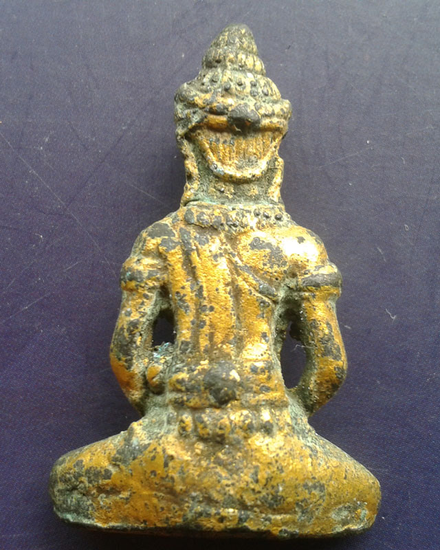 พระสำริดไม่รู้ที่คับ