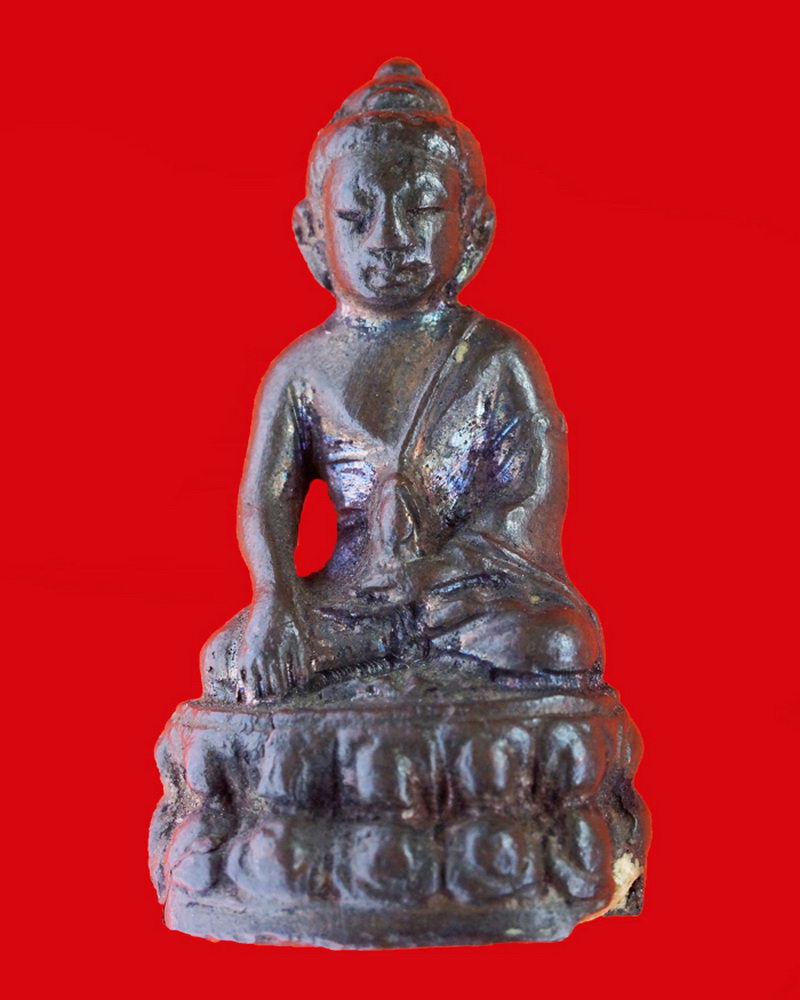 รบกวนเพื่อนๆพี่ๆช่วยดูพระกริ่งองค์นี้ให้หน่อยครับ